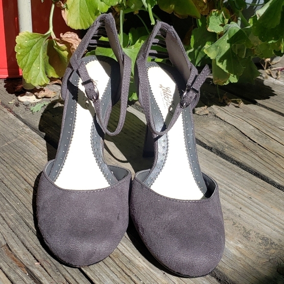 Lela Rose gray D'Orsay pump 6.5 - Picture 2 of 6